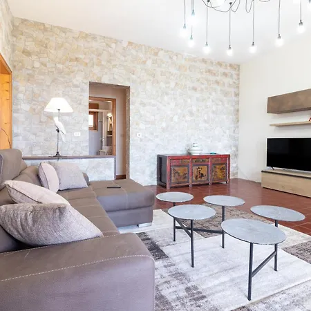 Serra Semesterbostad *